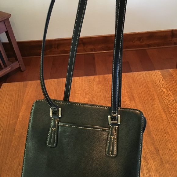 Liz Claiborne Handbags - Black leather Liz Claiborne purse
